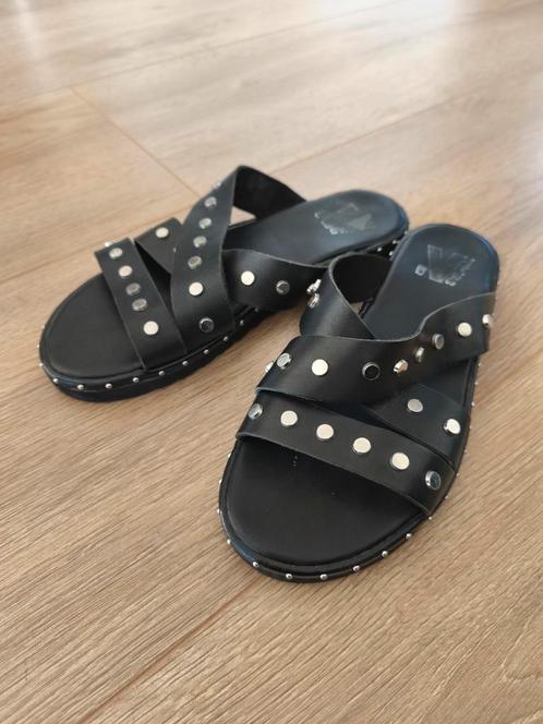 VAS - Zwart leren slippers met studs - mt 36, Kleding | Dames, Schoenen, Gedragen, Slippers, Zwart, Verzenden