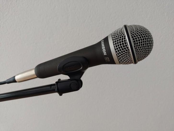 Samson Q7 microfoon met statief – zangset zo goed als nieuw, Muziek en Instrumenten, Microfoons, Zo goed als nieuw, Zangmicrofoon