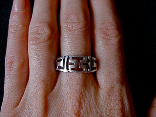 Zilveren 925zilver stevige dikke ring opengewerkt patroon 17, Sieraden, Tassen en Uiterlijk, Ringen, Nieuw, 17 tot 18, Zilver