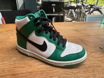Nike maat 35,5 beschikbaar voor biedingen