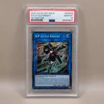 Yu-Gi-Oh! S:P Little Knight - PSA 10 secret rare, Ophalen of Verzenden, Nieuw, Losse kaart, Foil
