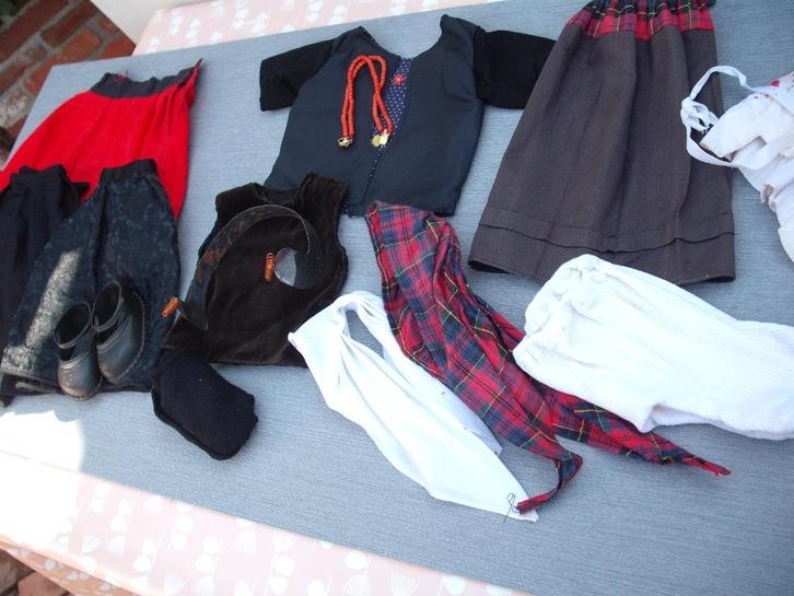 Klederdracht Noord - West Veluwe / Tipmutsdracht voor pop, Antiek en Kunst, Antiek | Kleding en Accessoires, Verzenden