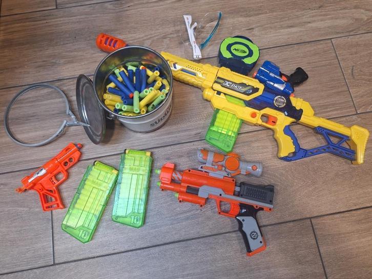 Nerf pakket met veel extra's, Kinderen en Baby's, Speelgoed | Buiten | Actiespeelgoed, Gebruikt, Ophalen