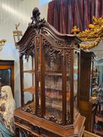 Antiek notenhouten Louis XVI vitrinekast., Ophalen