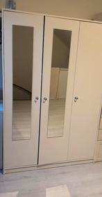 IKEA Kleppstad 3-deurs kledingkast, Ophalen, 100 tot 150 cm, Met hangruimte, Zo goed als nieuw