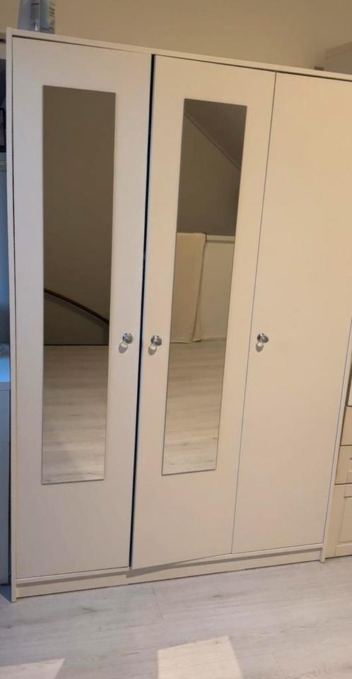 IKEA Kleppstad 3-deurs kledingkast, Huis en Inrichting, Kasten | Kledingkasten, Zo goed als nieuw, 150 tot 200 cm, 100 tot 150 cm