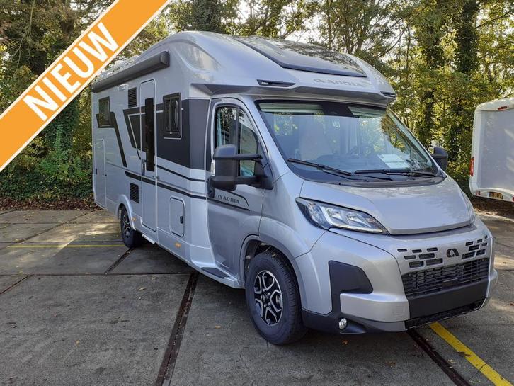 Adria Matrix Supreme 670 DL Modeljaar 2025 !!!, Caravans en Kamperen, Campers, Bedrijf, tot en met 4, Half-integraal, Adria, Diesel