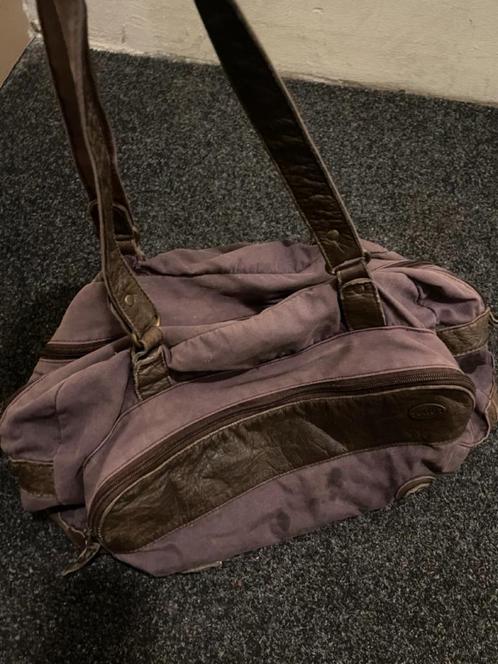 Kleine reistas (kleur: bruin/aubergine), Sieraden, Tassen en Uiterlijk, Tassen | Reistassen en Weekendtassen, Gebruikt, Bruin