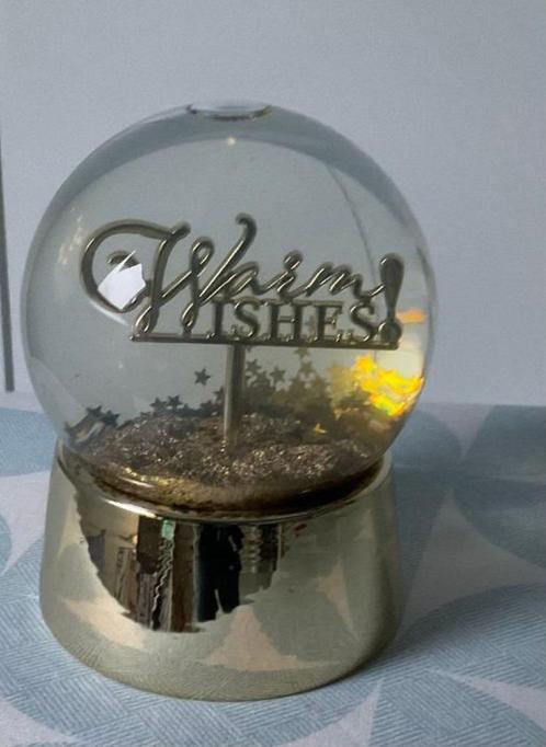 warmwhises snowglobe bol winter kerst, Diversen, Kerst, Zo goed als nieuw, Ophalen of Verzenden
