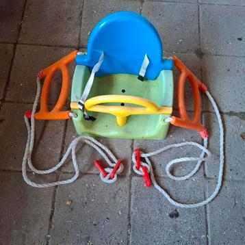 Baby schommel beschikbaar voor biedingen