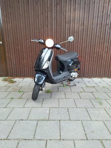 Vespa LX 2008 - Geel Kenteken - Goed Rijdend beschikbaar voor biedingen