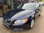 Volvo V70 2.5FT Momentum 230PK H.LEER / ECC / PDC / TREKHAAK, Auto's, Gebruikt, Zwart, Leder en Stof, 2521 cc