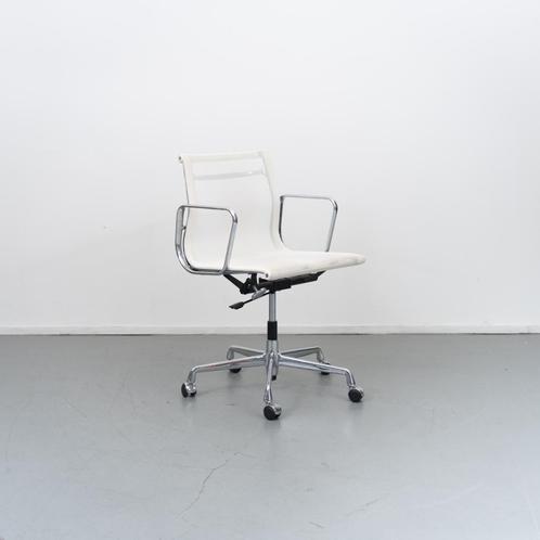 6x Vitra Eames EA 117 Bureaustoel Wit Netweave - Chroom, Huis en Inrichting, Bureaustoelen, Zo goed als nieuw, Bureaustoel, Wit