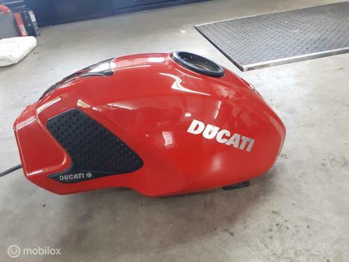 Benzinetank zeer netjes Monster 620 900ie S4r S4 S2r 695, Motoren, Onderdelen | Ducati, Gebruikt, Ophalen of Verzenden