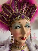 Prachtige Marionet Pop in Paarse Outfit, Ophalen of Verzenden, Zo goed als nieuw, Pop, Levensecht of Reborn