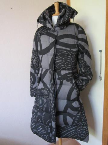 Rundholz design winter jas maat 36/38 beschikbaar voor biedingen