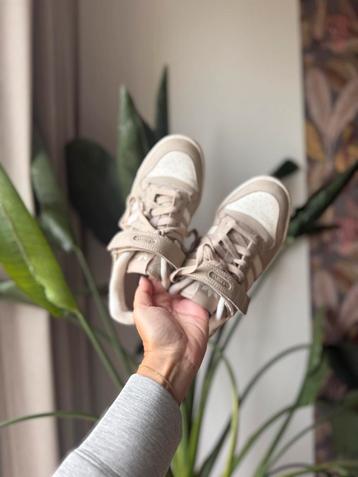 Adidas beige nude, beach sneakers, retro vjntage look beschikbaar voor biedingen