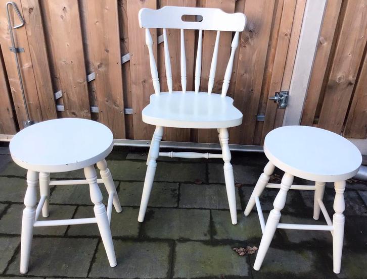 WITTE STOEL MET 2 WITTE KRUKJES, Huis en Inrichting, Stoelen, Gebruikt, Eén, Hout, Wit, Ophalen