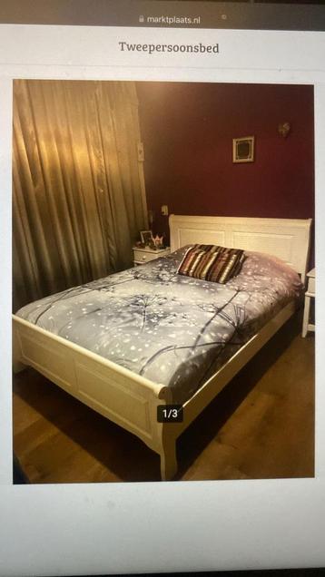 Tweepersoons bed beschikbaar voor biedingen