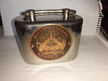 Vintage spaarpot Nutsspaarbank Hengelo (O) beschikbaar voor biedingen
