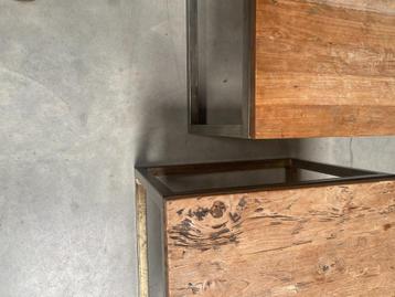 Set van 2 salontafels – stoer teak & metaal (60x60 cm, 40 cm beschikbaar voor biedingen