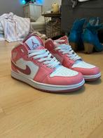Jordan nike air valentijn 38, Ophalen of Verzenden, Zo goed als nieuw, Sneakers of Gympen