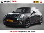 MINI Mini 1.5 Cooper Pepper | Apple CarPlay | Cruise | Clima, 136 pk, Gebruikt, 4 stoelen, Leder en Stof