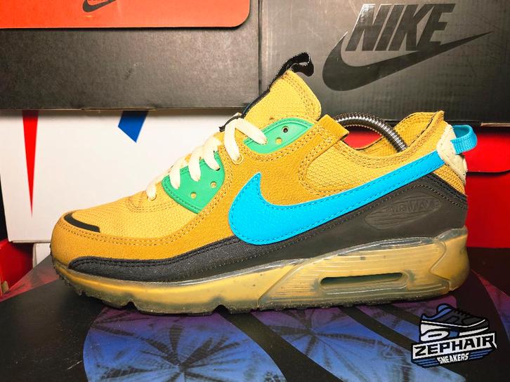 Nike Air Max 90 TerraScape 'Wheat Gold' EU44 2022, Kleding | Heren, Schoenen, Gedragen, Sneakers of Gympen, Overige kleuren, Ophalen of Verzenden
