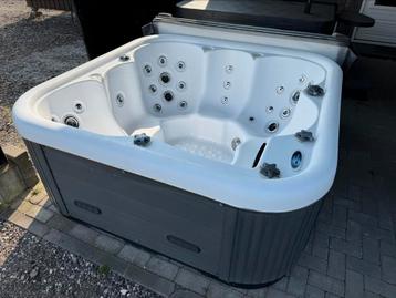 Jacuzzi gebruikt Passion Spa Mallorca Superior 6-pers Balboa beschikbaar voor biedingen