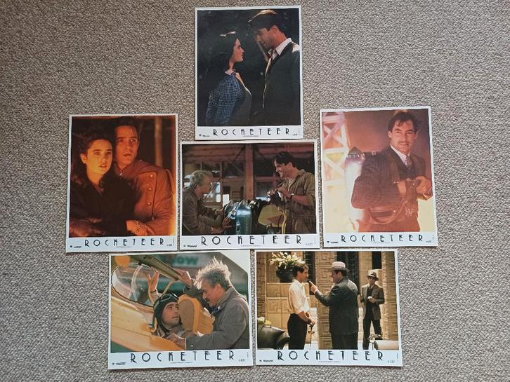 THE   ROCKETEER      lobbycard set., Verzamelen, Posters, Zo goed als nieuw, Film en Tv, A4 of kleiner, Verzenden
