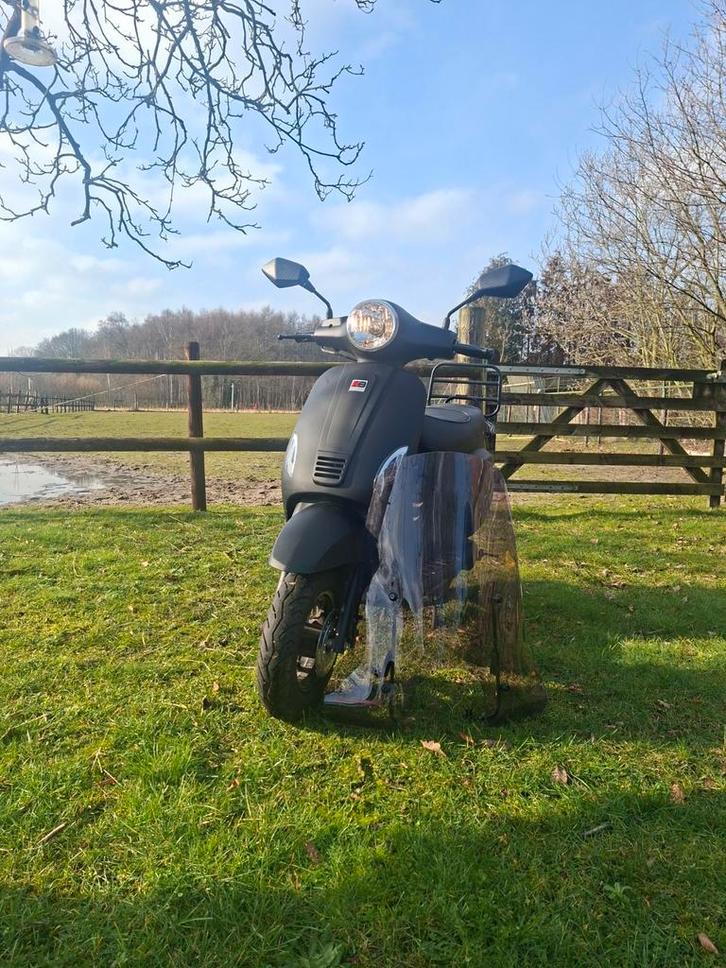 Tekoop: Killerbee VXL scooter., Fietsen en Brommers, Snorfietsen en Snorscooters, Gebruikt, Overige merken, Benzine, Ophalen