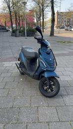 Piaggio Zip 80cc 2021, Fietsen en Brommers, Scooters | Piaggio, Ophalen, Maximaal 45 km/u, Zip, Zo goed als nieuw