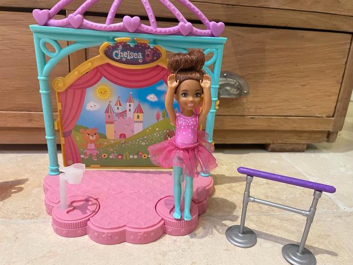 Barbie Club Chelsea Ballet Speelset, Kinderen en Baby's, Speelgoed | Poppen, Zo goed als nieuw, Barbie, Ophalen of Verzenden