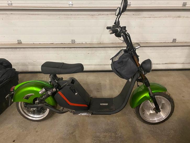 E-scooter E-chopper zeer nette scooter, Fietsen en Brommers, Snorfietsen en Snorscooters, Zo goed als nieuw, Overige merken, Elektrisch