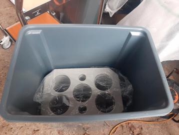 Afval bekerbak beschikbaar voor biedingen