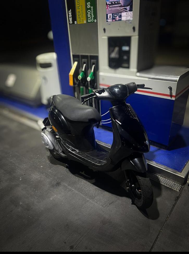 Piaggio zip, 70cc 2takt, Fietsen en Brommers, Scooters | Piaggio, Zo goed als nieuw, Zip, Tweetakt, Ophalen