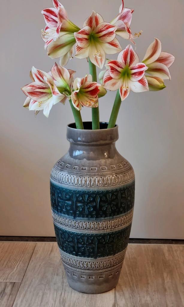 Mooi turquoise blauw grijs geglazuurde
VLOERVAAS, Antiek en Kunst, Antiek | Vazen, Ophalen