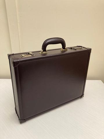 Claymore Attaché koffer Leer Model 1722 Bruin