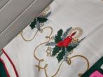 kerst tafelkleed met hulst en lantaarn [b156], Diversen, Kerst, Ophalen of Verzenden