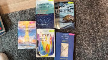Spirituele boeken beschikbaar voor biedingen