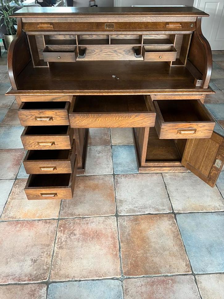 Tegen elk aannemelijk bod Antiek bureau met rolluik, Huis en Inrichting, Bureaus, Gebruikt, Bureau, Ophalen