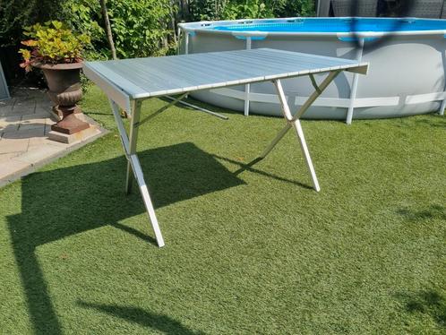 ZEER NETJES ONDERHOUDEN CAMPINGTAFEL oprolbare tafelblad €50, Caravans en Kamperen, Caravan accessoires, Ophalen