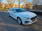 Volvo V90 2.0 T5 188kW/255pk Aut8 Intro Line PANORAMADAK + F, Auto's, Volvo, 15 km/l, Zwart, 1969 cc, Wit