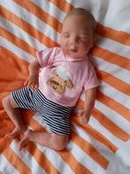 Reborn mini  30 cm, Ophalen of Verzenden, Zo goed als nieuw, Meisje, Jasje