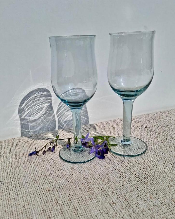 Wijnglazen van gerecycled glas, Verzamelen, Glas en Borrelglaasjes, Zo goed als nieuw, Overige typen, Ophalen of Verzenden