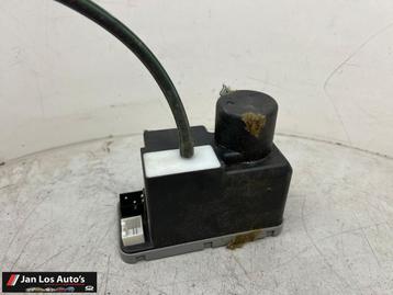 Audi 80 B4 100 C3 Centrale deurvergrendelingpomp  beschikbaar voor biedingen