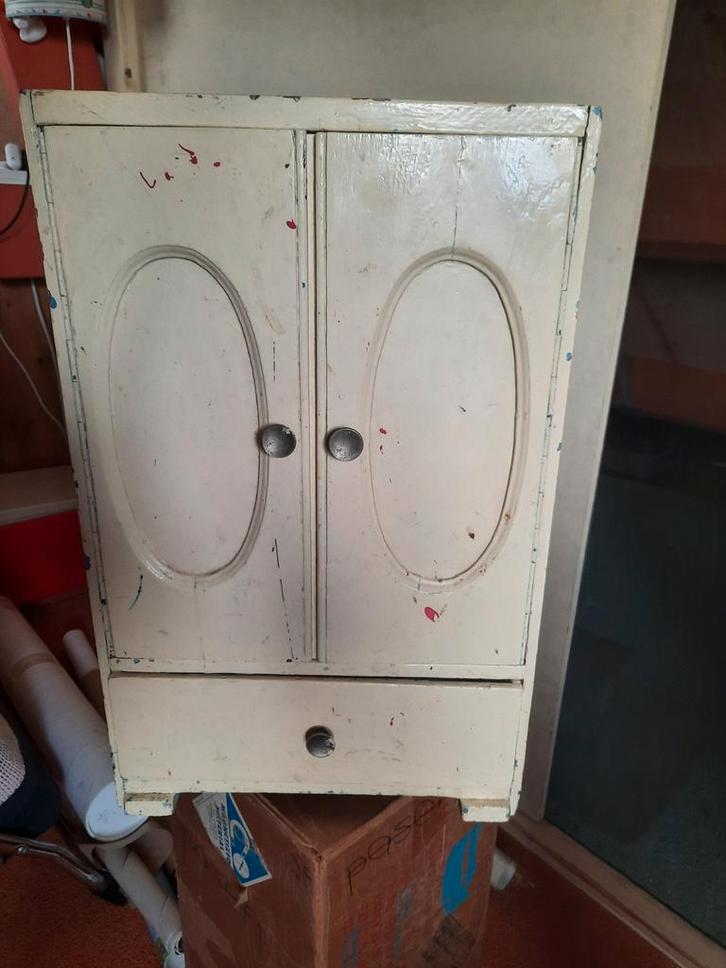 Vintage poppen linnenkastje, Antiek en Kunst, Antiek | Meubels | Kasten, Ophalen of Verzenden