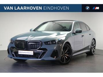 BMW 5 Serie 520i High Executive M Sport Automaat / Panoramad beschikbaar voor biedingen
