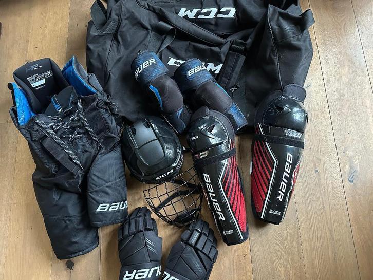 IJshockey uitrusting compleet, Sport en Fitness, IJshockey, Zo goed als nieuw, Bescherming, Ophalen