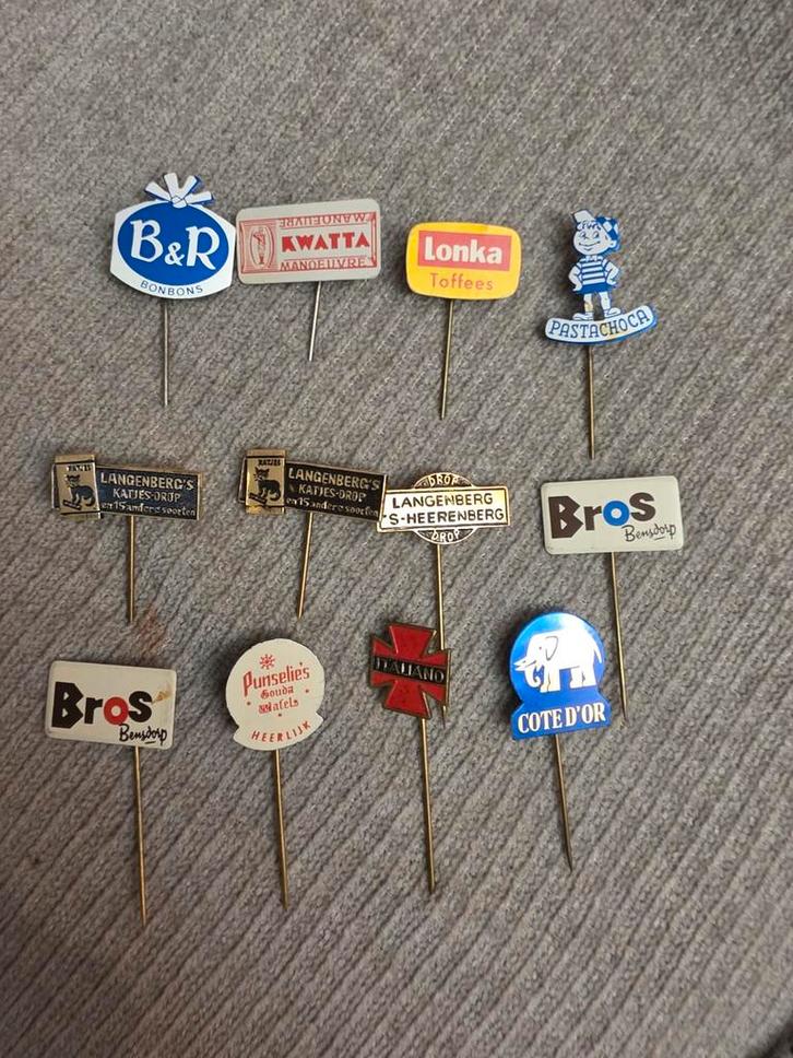 Vintage Snoep Reclame Pins (12 stuks), Verzamelen, Speldjes, Pins en Buttons, Gebruikt, Speldje of Pin, Merk, Verzenden